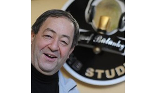 YUSUF BÜTÜNLEY  (GİTAR)